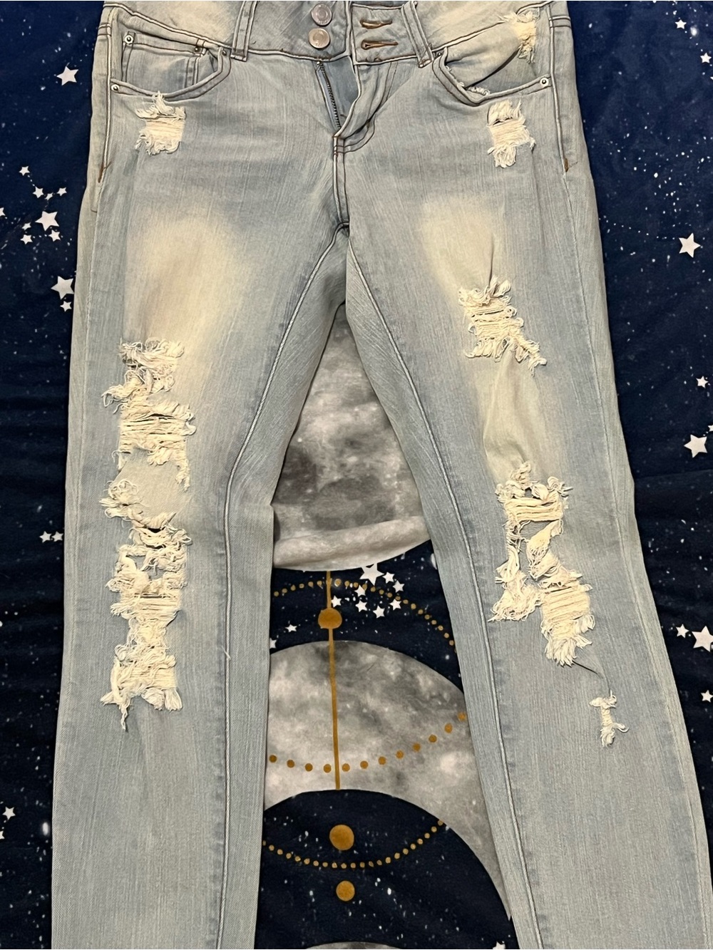 Light Wash Distressed Women’s Jeans - Casual Slim Fit